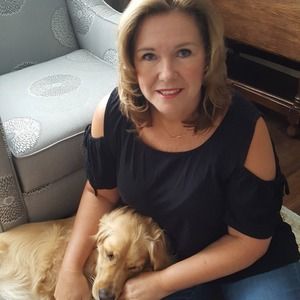 Meet your Posher, Adrienne